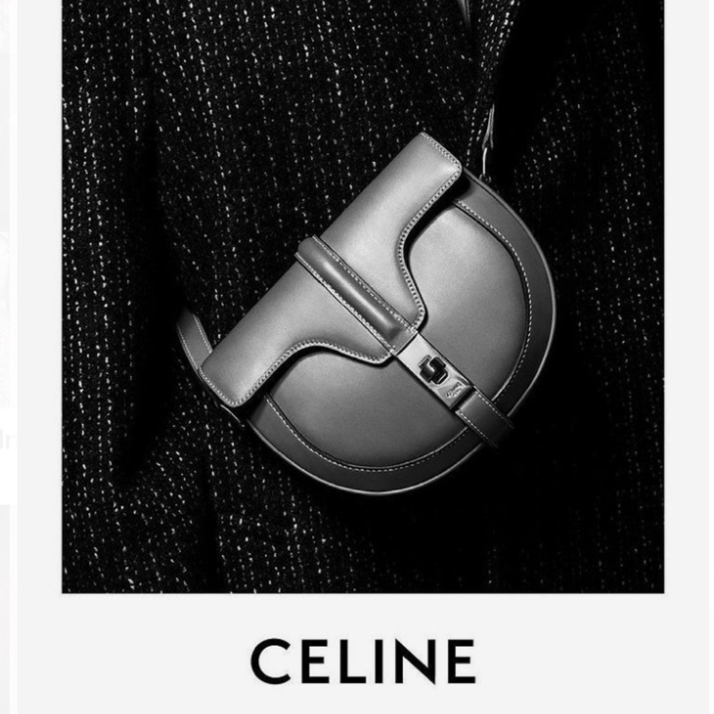 Authentic CELINE
Small Besace 16 bag